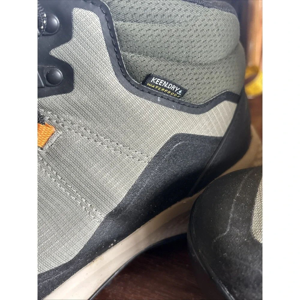Keen left foot